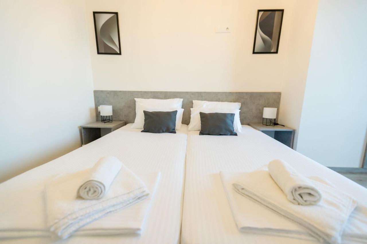 Blue Eye Ohrid Apartment Bagian luar foto