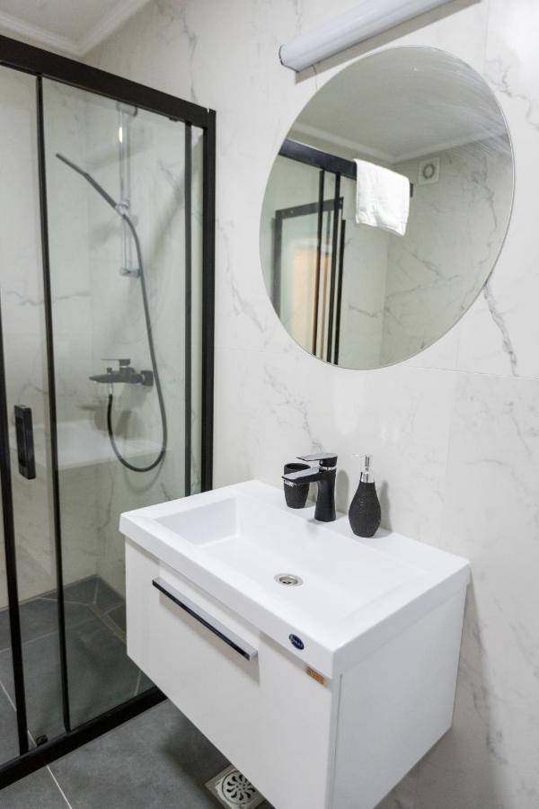 Blue Eye Ohrid Apartment Bagian luar foto